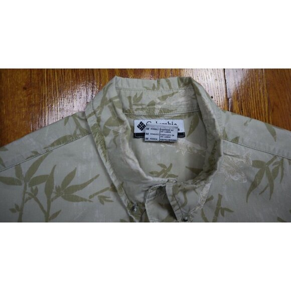 COLUMBIA - MEN'S BEIGE FISH PRINT SHORT SLEEVE BUTTON-UP SHIRT - SIZE M - Picture 3 of 6